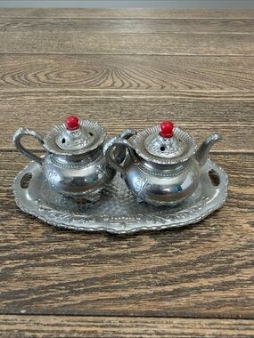 RARE FIND VTG Japan Tea Pot Salt & Pepper Shakers